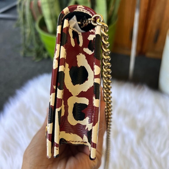 🔥🔥NEW GUCCI
Patent Leopard Print Betty Chain Wallet Brick Red Black🔥🔥 - Picture 4 of 14